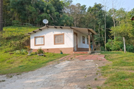 Sítio à venda com 3 quartos, sendo 1 suíte, em Bairro do Cambará, São Roque, SP