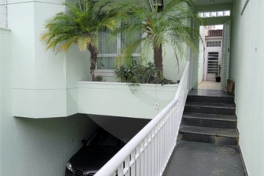 Sobrado à venda com 5 quartos, sendo 1 suíte, em Santana, São Paulo, SP