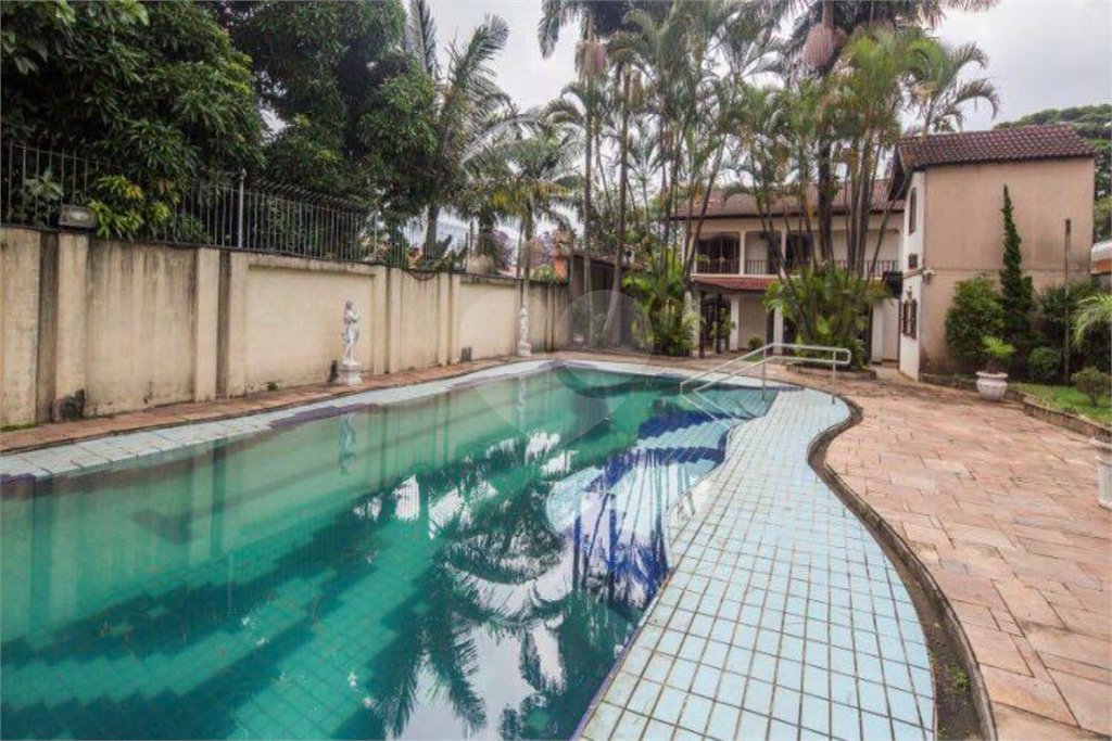 Casa à venda com 4 quartos, sendo 2 suítes, em Brooklin Velho, São Paulo, SP
