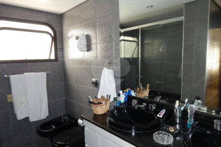 Apartamento à venda com 4 quartos, sendo 2 suítes, em Perdizes, São Paulo, SP