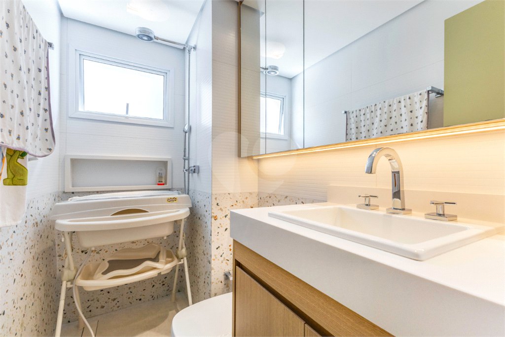 Apartamento à venda com 3 suítes em Indianópolis, São Paulo, SP