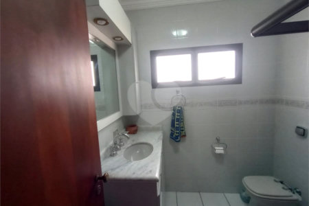 Sobrado à venda com 4 quartos, sendo 1 suíte, em Vila Macedópolis, São Paulo, SP