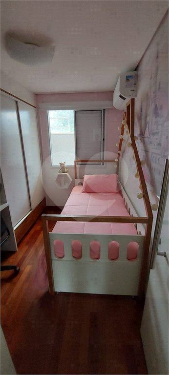 Casa à venda com 3 quartos, sendo 1 suíte, no condomínio Ville Resedá, São Paulo - SP