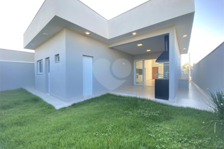 Casa à venda com 3 quartos, sendo 1 suíte, no condomínio Reserva Central Parque, Salto - SP