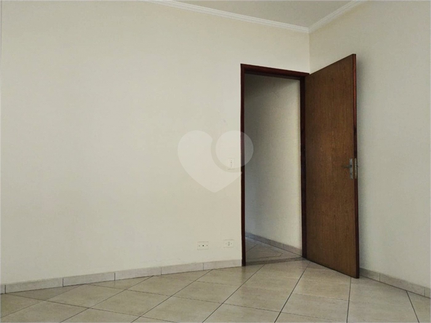 Sobrado à venda com 2 quartos em Vila Nivi, São Paulo, SP