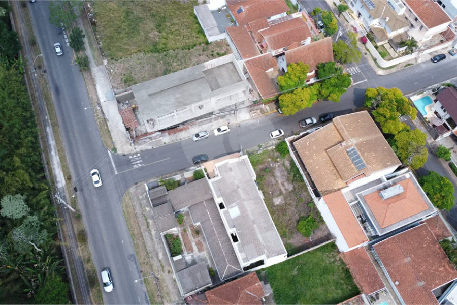 Terreno 300m² à Venda próximo ao centro á poucos metros da Avenida Champagnat