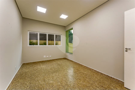 Prédio inteiro comercial á venda e locação na Vila Leopoldina.
