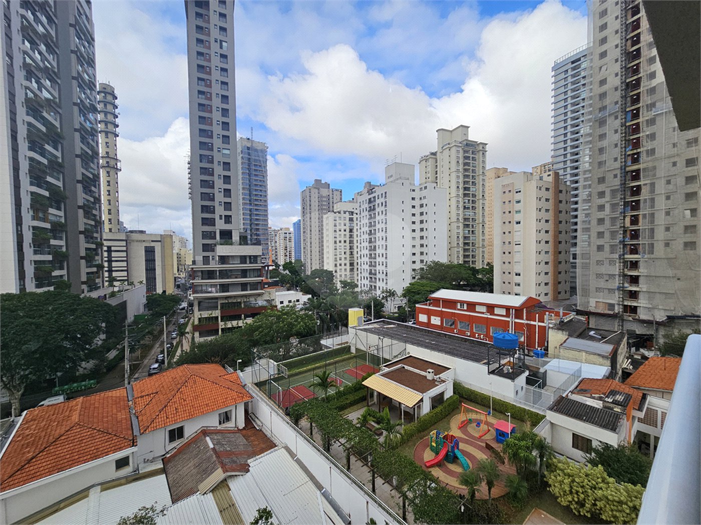 Apartamento para alugar com 2 quartos, sendo 1 suíte,  em Jardim das Acácias, São Paulo, SP