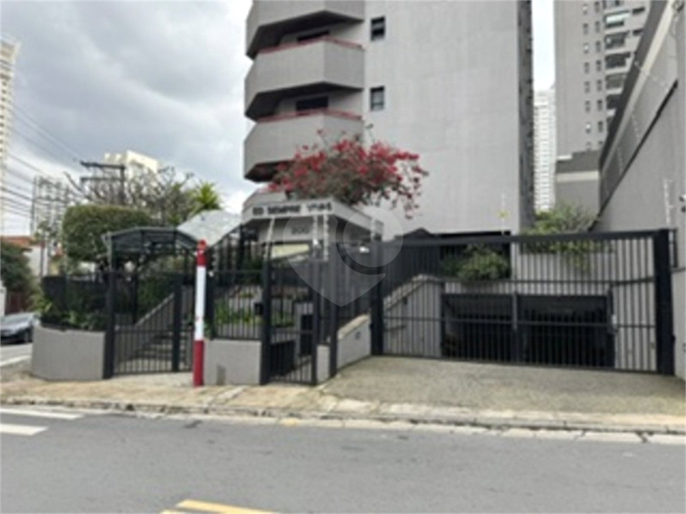 Apartamento à venda com 3 quartos, sendo 1 suíte,  em Jardim das Acácias, São Paulo, SP