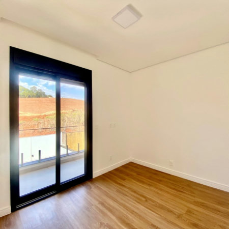 Casa à venda com 3 quartos, sendo 3 suítes, no condomínio Vila Giardino, Jundiaí - SP