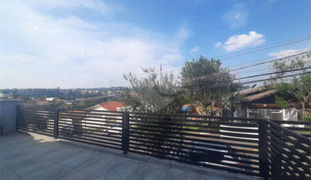Casa à venda com 3 quartos, sendo 1 suíte,  no Centro, Vinhedo, SP