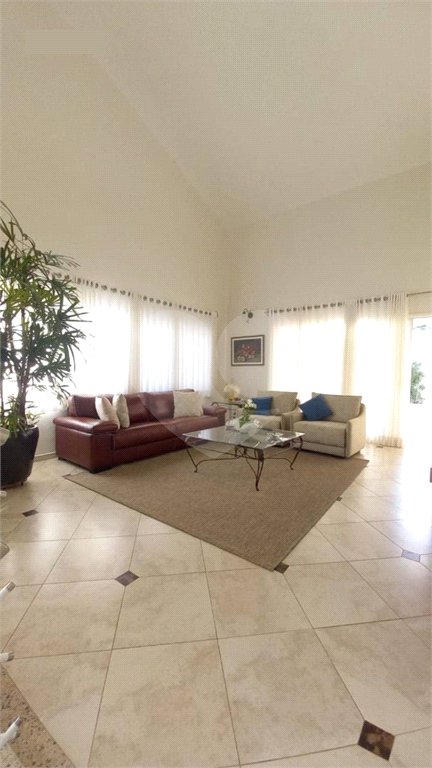 Casa à venda com 3 suítes no condomínio Residencial Parque Arco-íris, Atibaia - SP