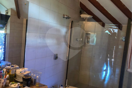 Casa à venda com 4 quartos, sendo 2 suítes, em Cidade São Francisco, São Paulo, SP