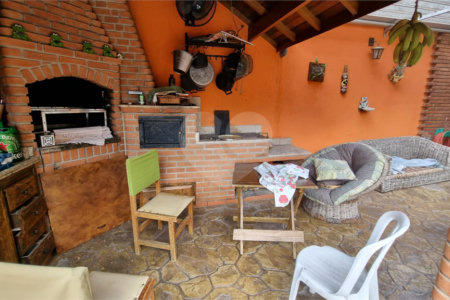 Casa à venda com 4 quartos, sendo 2 suítes, no condomínio Aruã Eco Park, Mogi das Cruzes - SP