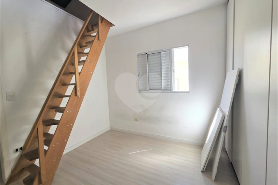 Sobrado à venda ou para alugar com 3 quartos, sendo 2 suítes,  em Vila Lucia, São Paulo, SP