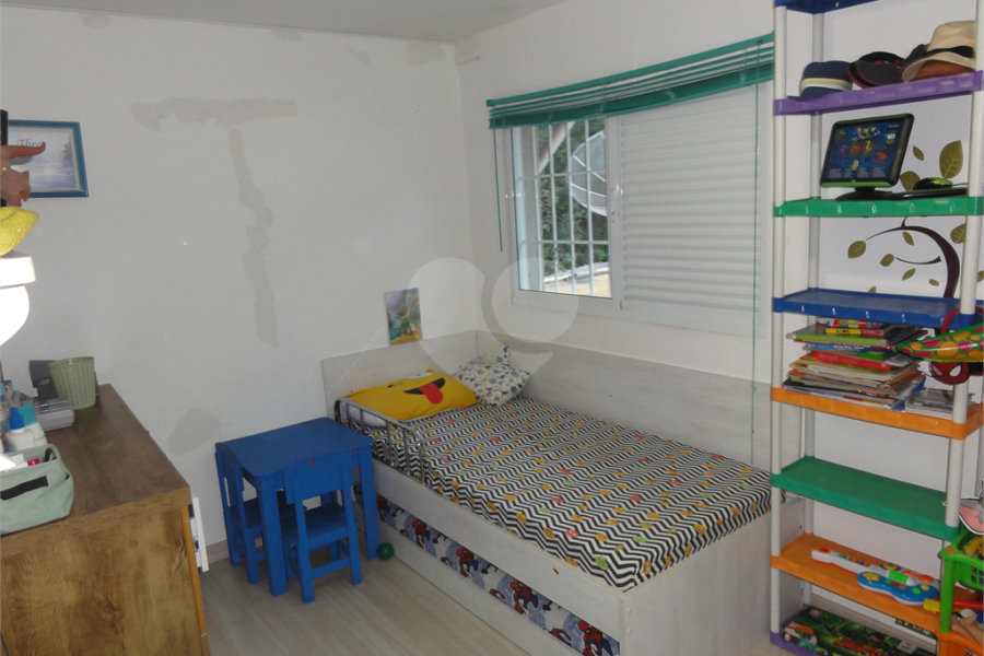 Sobrado à venda com 3 quartos, sendo 1 suíte, em Tremembé, São Paulo, SP