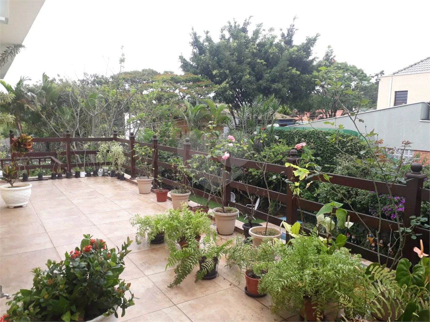 Sobrado à venda com 6 quartos, sendo 5 suítes, em Tremembé, São Paulo, SP