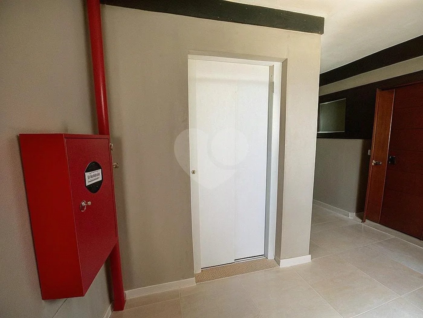Casa à venda com 2 quartos, sendo 1 suíte, no condomínio Residencial João Turra, São Paulo - SP