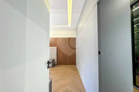 Casa à venda com 3 suítes no condomínio Villa dos Pinheiros, Indaiatuba - SP