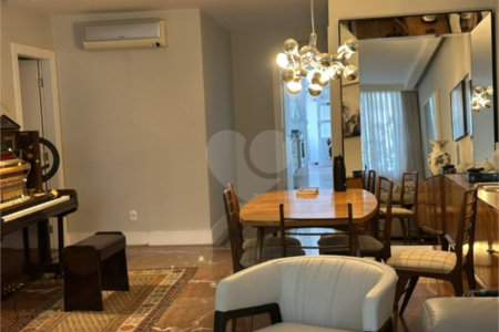 Apartamento à venda com 3 quartos, sendo 1 suíte,  em Cerqueira César, São Paulo, SP