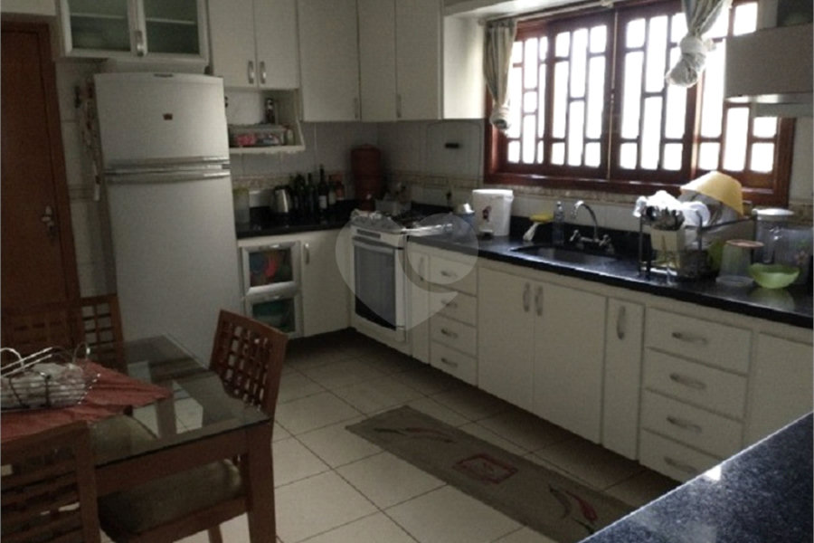 Sobrado à venda com 3 quartos, sendo 1 suíte, em Gopoúva, Guarulhos, SP