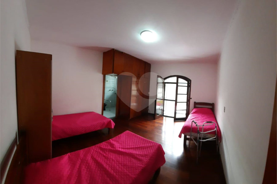 Sobrado à venda com 10 quartos, sendo 3 suítes, em Tremembé, São Paulo, SP