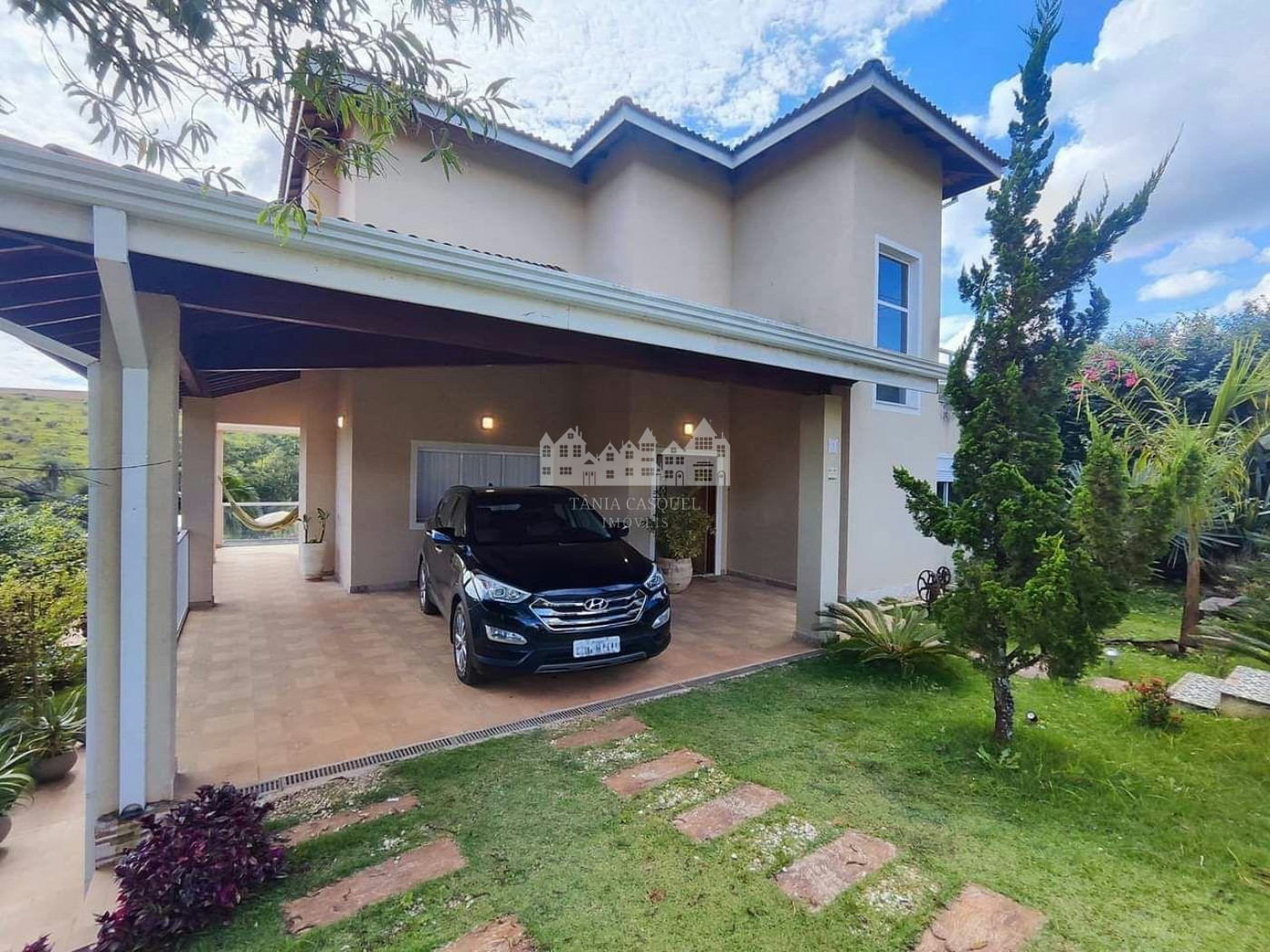 Casa à venda com 6 suítes no condomínio Portal Ouro Verde, Atibaia - SP