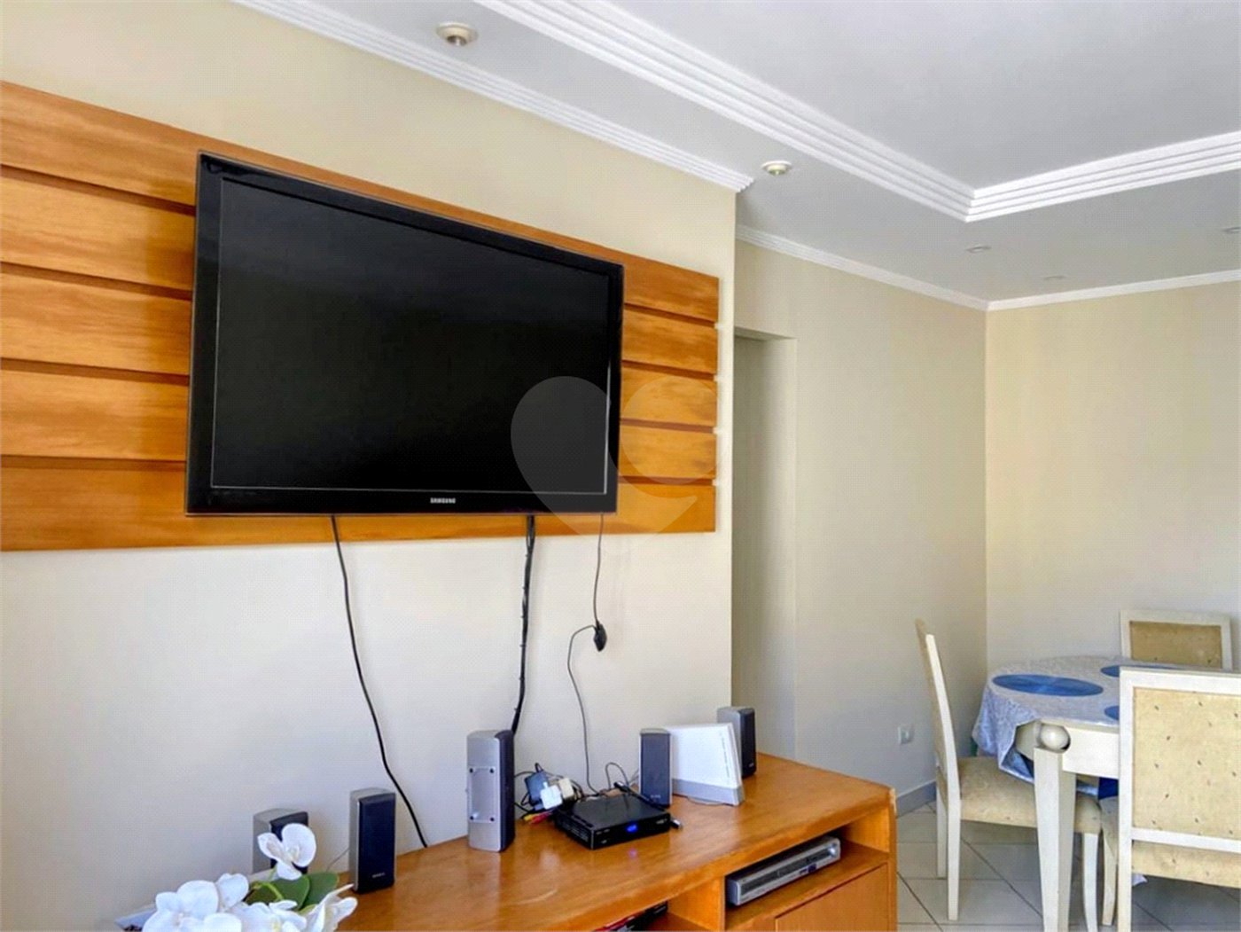 Apartamento à venda com 3 quartos, sendo 1 suíte, em Jardim Leonor Mendes de Barros, São Paulo, SP