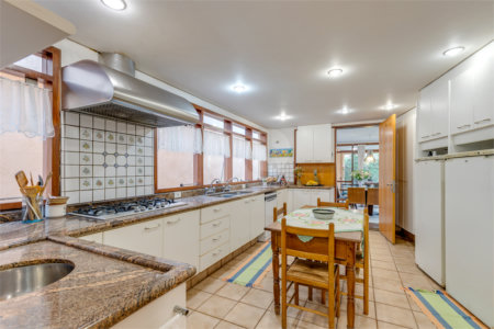 Casa à venda com 5 quartos, sendo 4 suítes, em Alto da Boa Vista, São Paulo, SP
