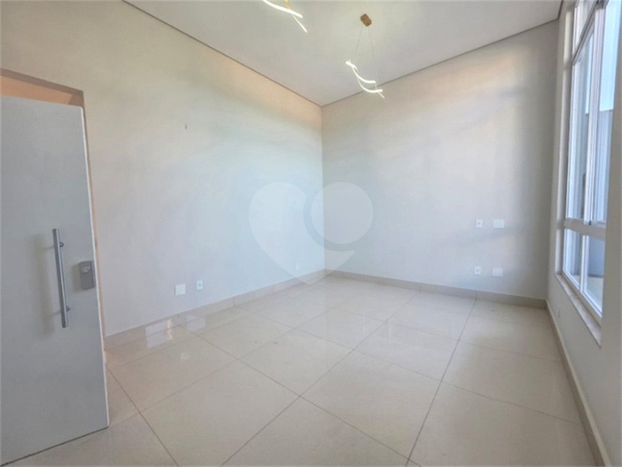 Casa à venda com 3 suítes em Marambaia, Vinhedo, SP