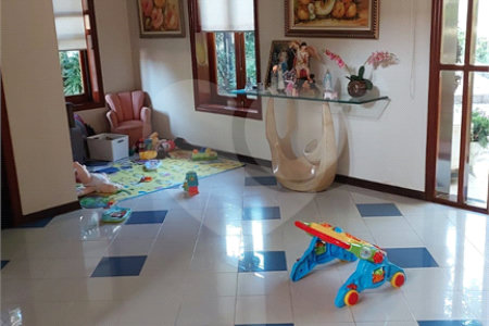 Casa à venda com 3 quartos, sendo 2 suítes, no condomínio Vinhas da Vista Alegre - Lado Sede, Vinhedo - SP