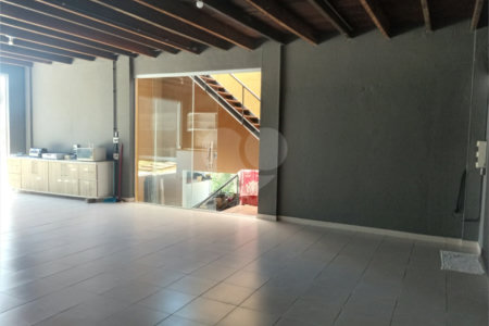 Casa à venda com 2 quartos, sendo 3 suítes,  no condomínio Aruã, Mogi das Cruzes - SP