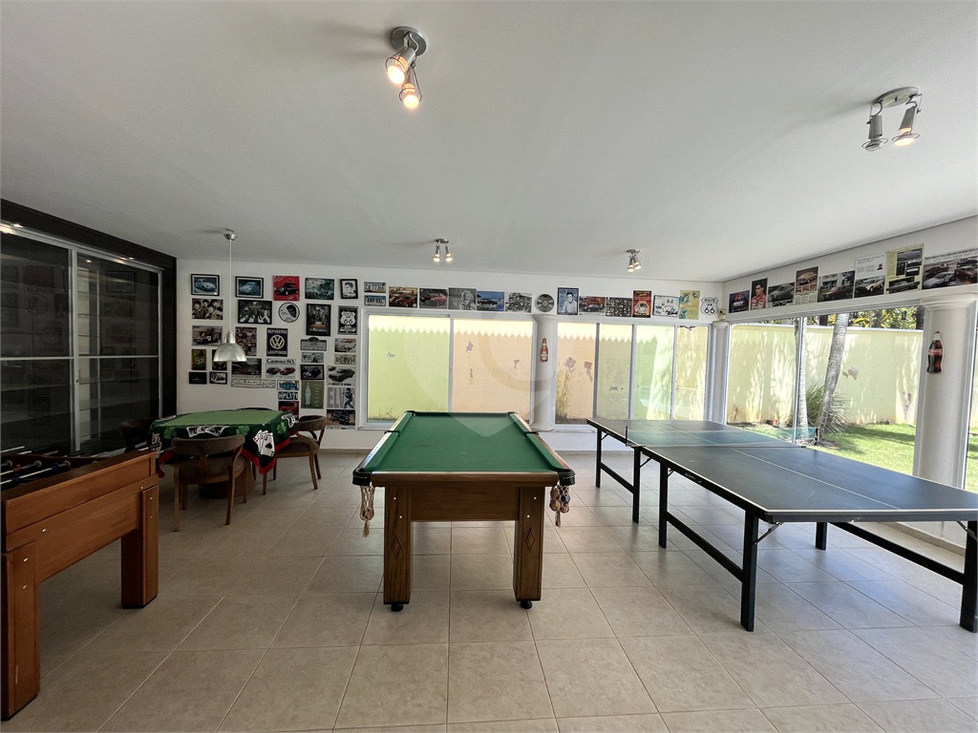 Casa à venda com 5 quartos, sendo 3 suítes,  no condomínio Village Saint Charbel, Araçoiaba da Serra - SP