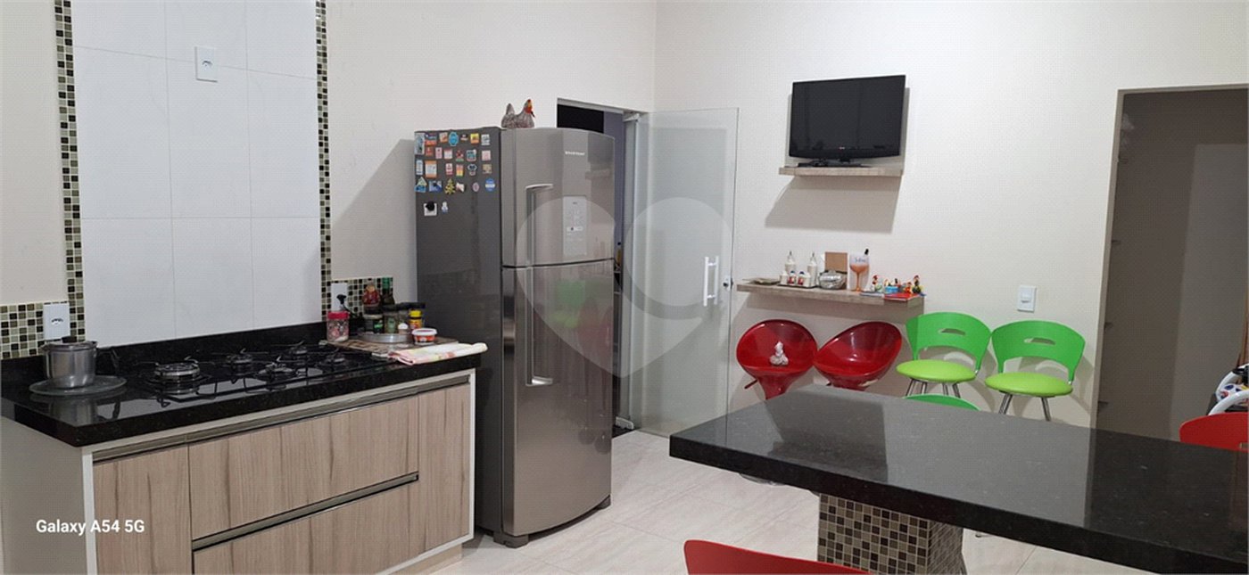 Casa à venda com 4 quartos, sendo 2 suítes, no condomínio Saint Patrick, Sorocaba - SP