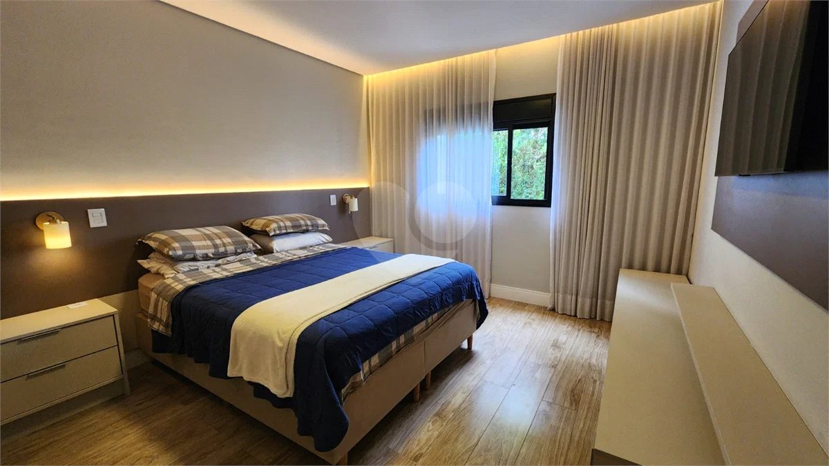 Casa à venda com 3 suítes no condomínio Via Castelli, Louveira - SP
