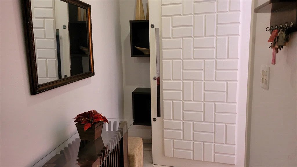 Sobrado à venda com 3 quartos, sendo 1 suíte, em Vila Romana, São Paulo, SP