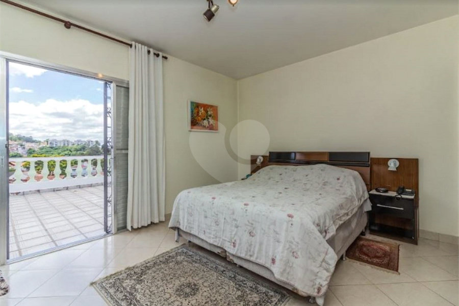 Casa à venda com 3 suítes em Horto, São Paulo, SP