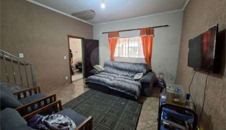 Casa à venda com 4 quartos, sendo 1 suíte,  em Vila Santa Maria, Guarulhos, SP