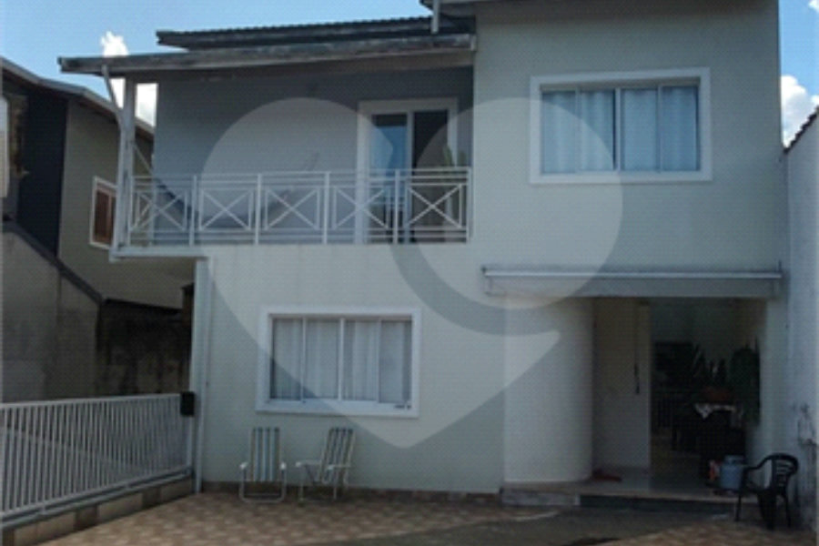 Casa à venda com 5 quartos, sendo 3 suítes,  em Capoavinha, Mairiporã, SP