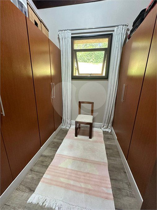 Casa à venda com 4 quartos, sendo 2 suítes,  no condomínio Chacara Marques, Santana de Parnaíba - SP