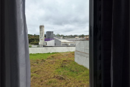 Casa à venda com 2 quartos no condomínio Residencial Cristal Lll, Mogi das Cruzes - SP