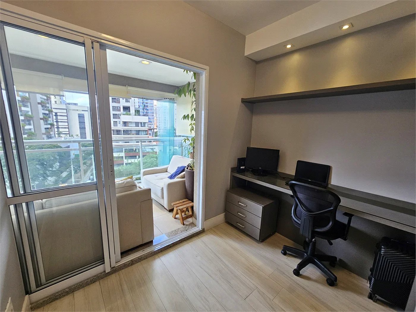 Apartamento para alugar com 2 quartos, sendo 1 suíte, em Jardim das Acácias, São Paulo, SP