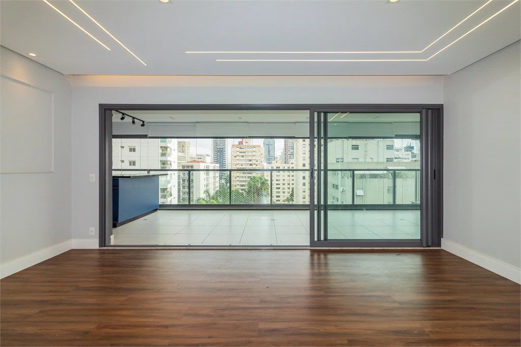 Apartamento à venda com 3 quartos, sendo 2 suítes, em Pinheiros, São Paulo, SP