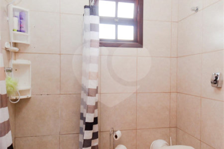 Casa à venda com 4 quartos, sendo 1 suíte, em Jardim Nova Taboão, Guarulhos, SP