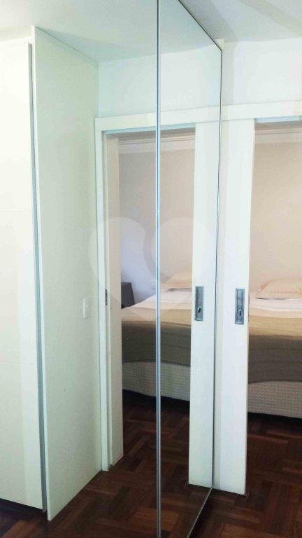 Sobrado à venda com 4 quartos, sendo 2 suítes, em Jardim Marajoara, São Paulo, SP
