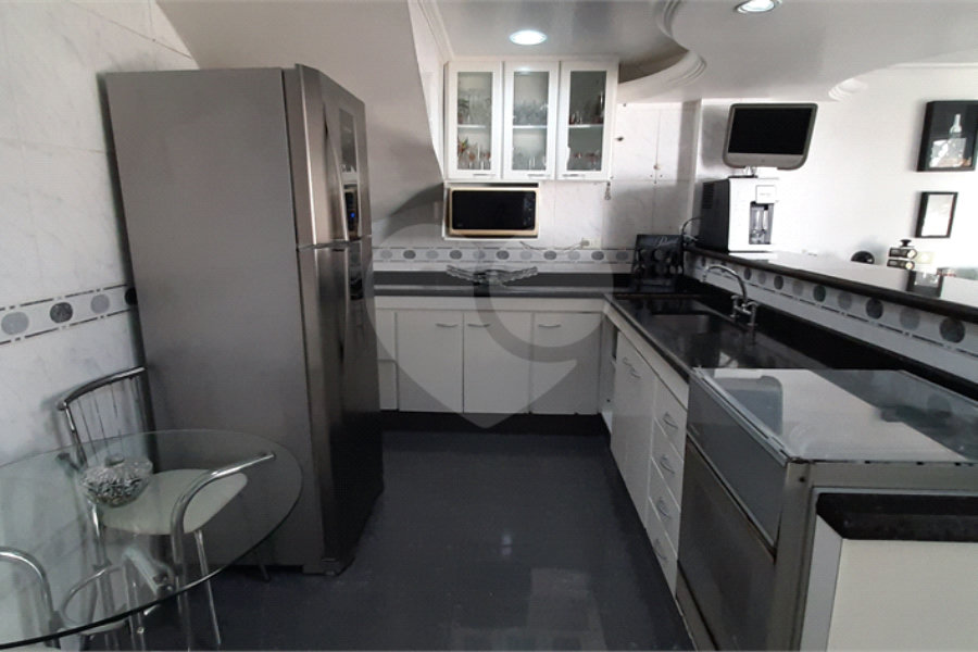 Sobrado à venda com 4 quartos, sendo 2 suítes, em Tremembé, São Paulo, SP