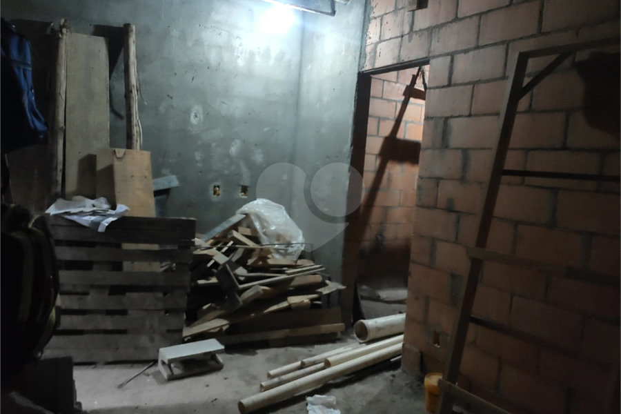 Casa para alugar com 1 quarto no condomínio Residencial Nivi, São Paulo - SP
