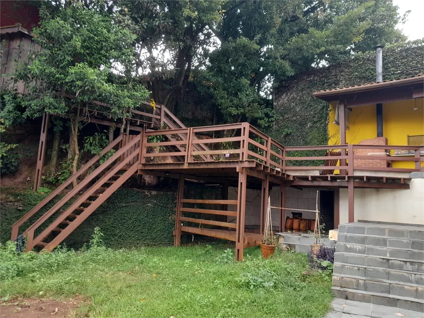Sobrado à venda com 6 quartos, sendo 3 suítes,  em Rolinópolis, São Paulo, SP