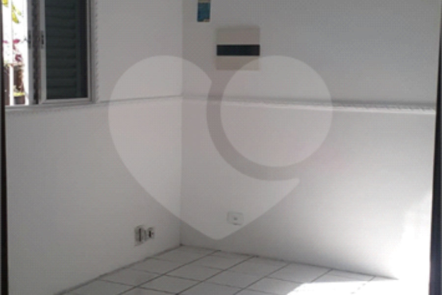 Casa à venda com 3 quartos, sendo 1 suíte,  em Parque Vitória, São Paulo, SP