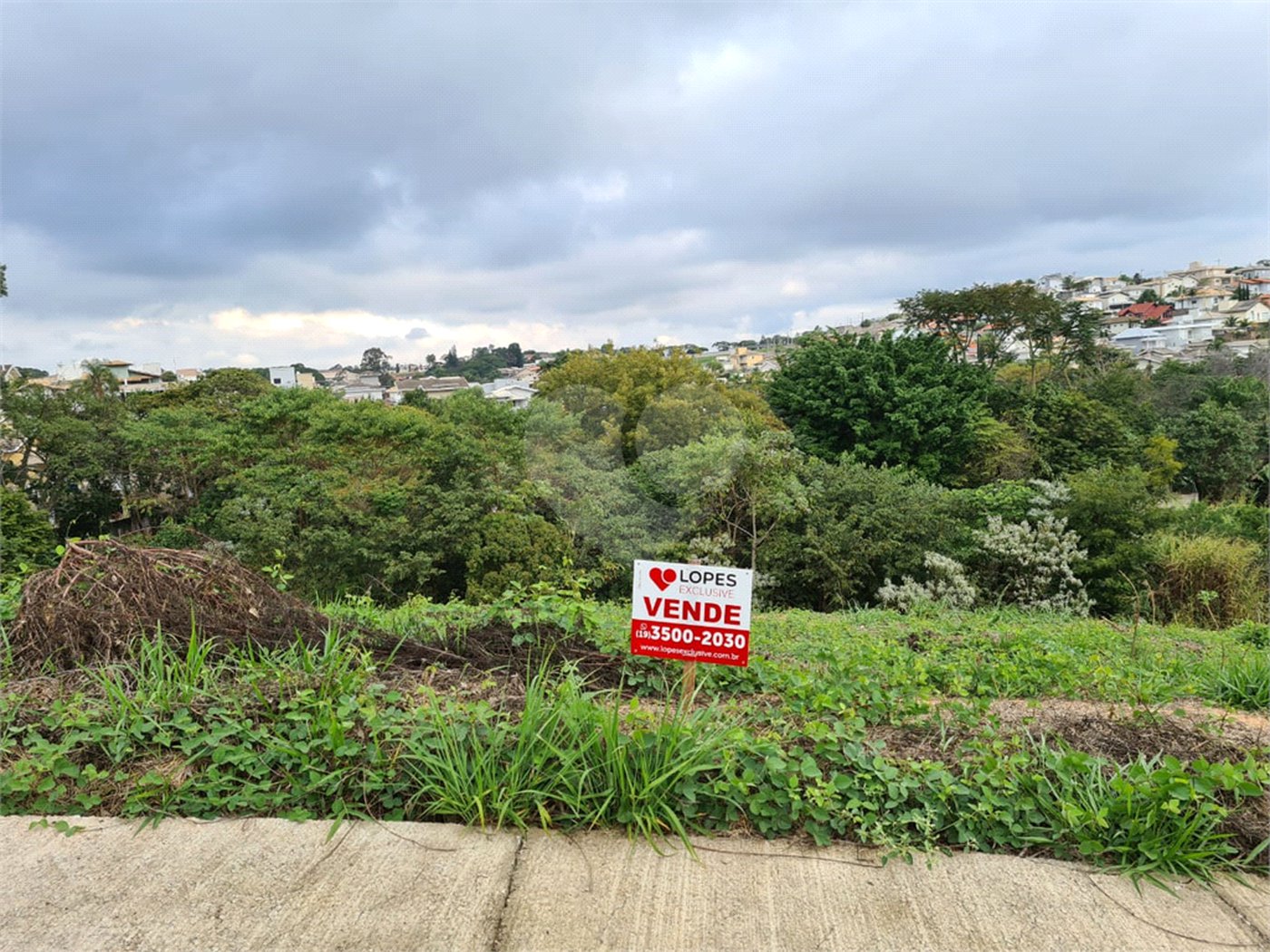 Terreno à venda em Bosque, Vinhedo, SP